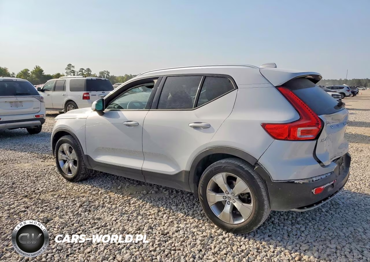 2022 Volvo Xc40 T4 Momentum VIN:YV4AC2HK1N2725645 - 2