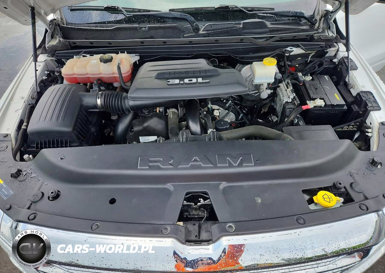 2021 Ram 1500 Laramie VIN:1C6SRFJM4MN830936 - 11
