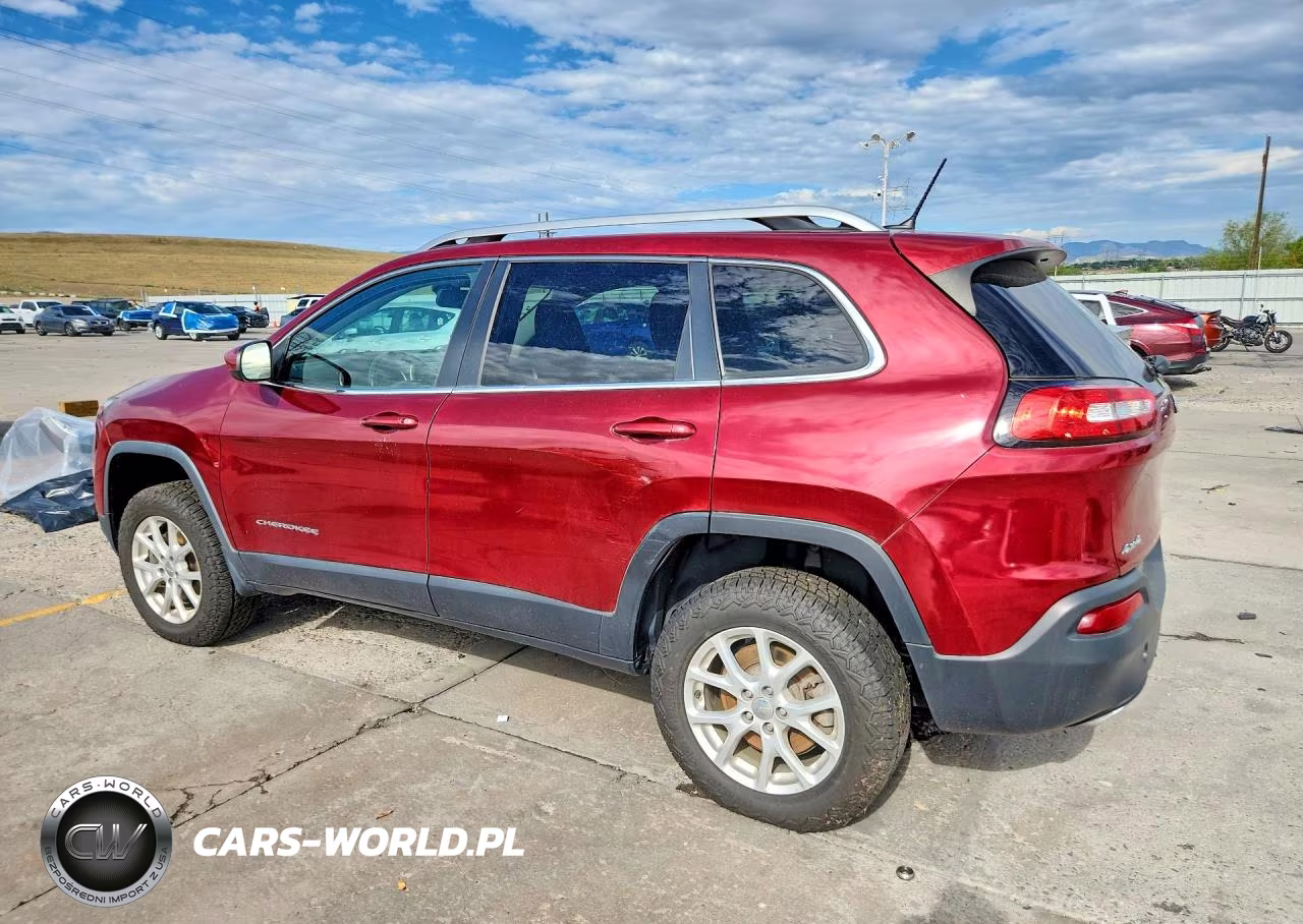 2015 Jeep Cherokee Latitude VIN:1C4PJMCS6FW601435 - 2