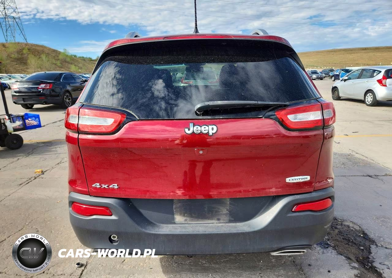 2015 Jeep Cherokee Latitude VIN:1C4PJMCS6FW601435 - 6