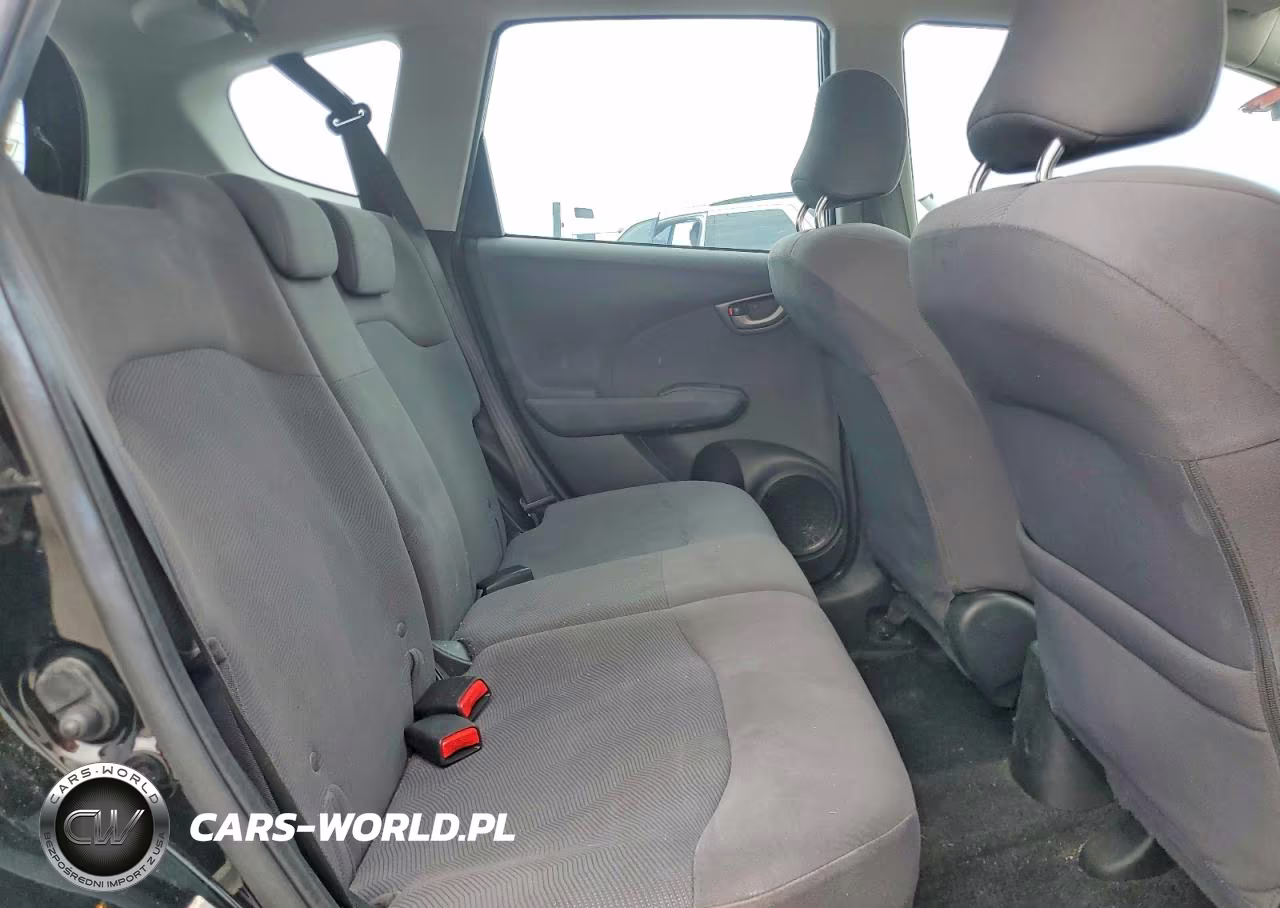 2010 Honda Fit VIN:JHMGE8G29AC018176 - 10