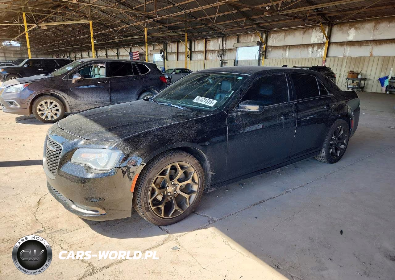 2016 Chrysler 300 S VIN:2C3CCABG3GH261377 - 1