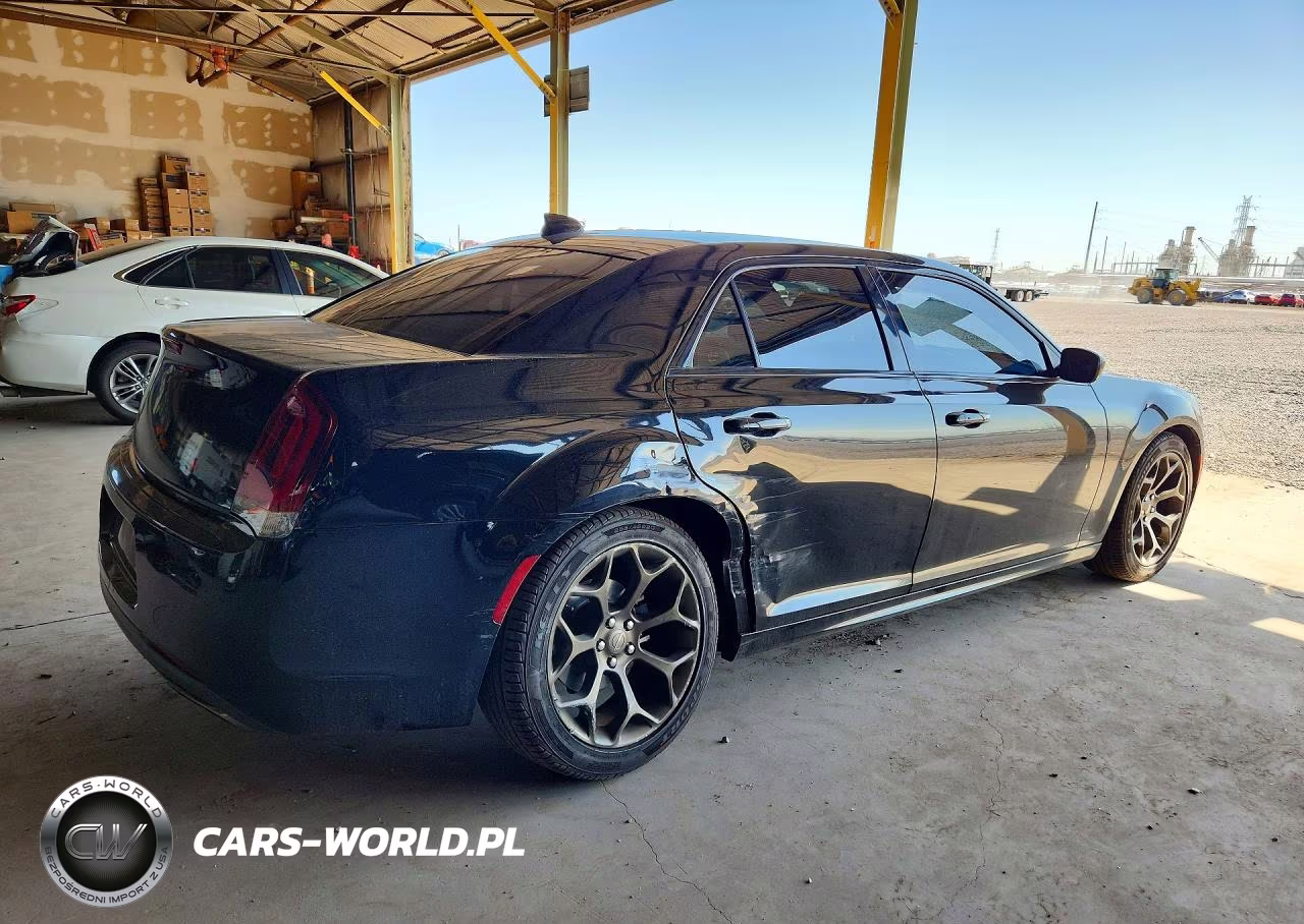 2016 Chrysler 300 S VIN:2C3CCABG3GH261377 - 3