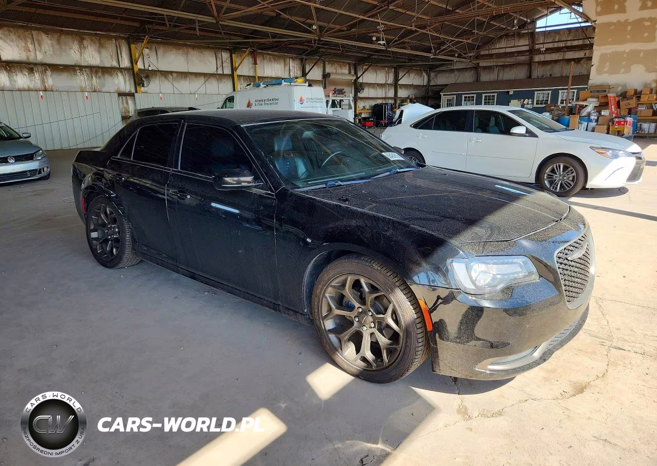2016 Chrysler 300 S VIN:2C3CCABG3GH261377 - 4