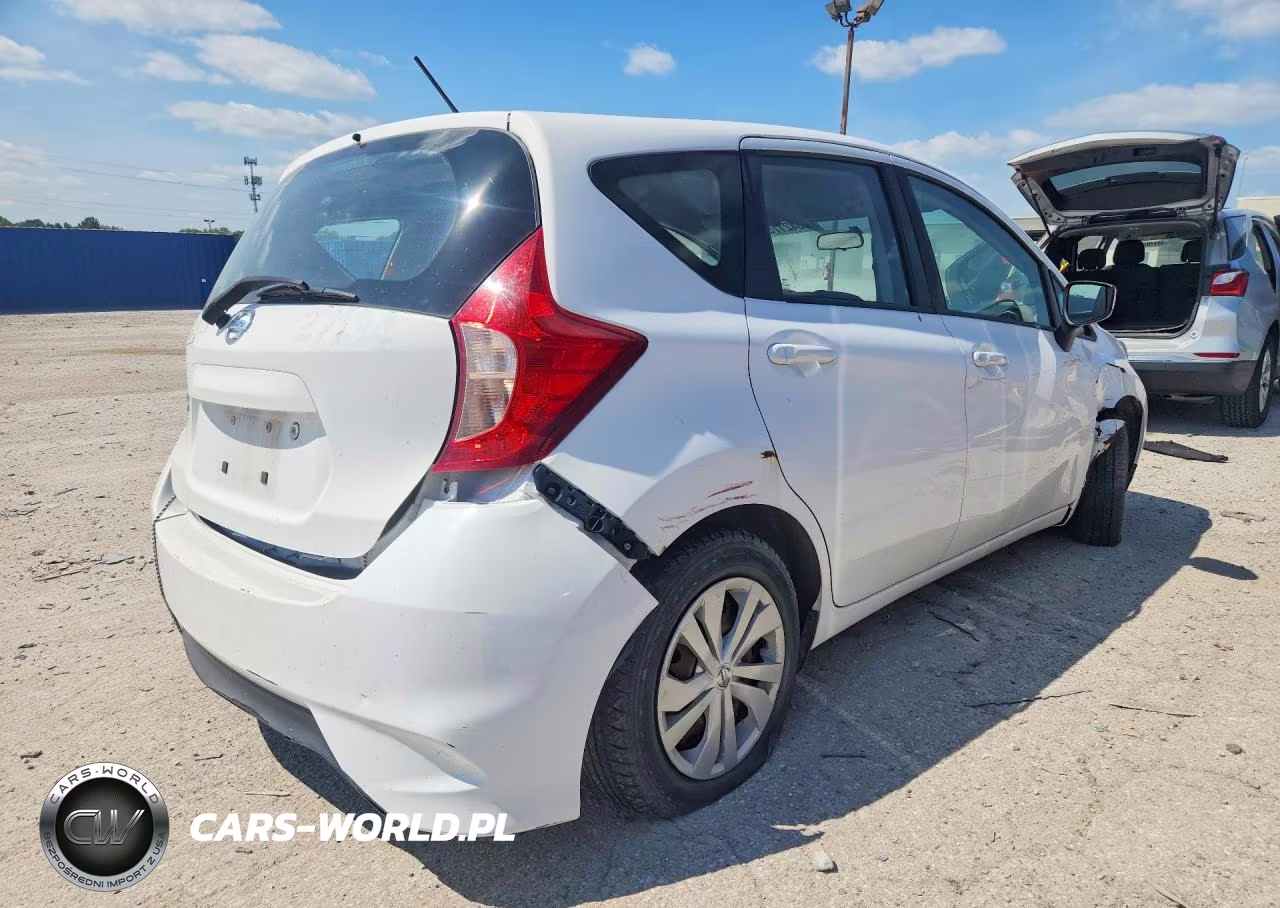 2018 Nissan Versa Note S VIN:3N1CE2CP9JL352374 - 3