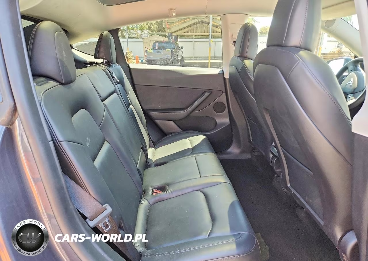 2022 Tesla Model Y VIN:7SAYGDEE7NF512148 - 11
