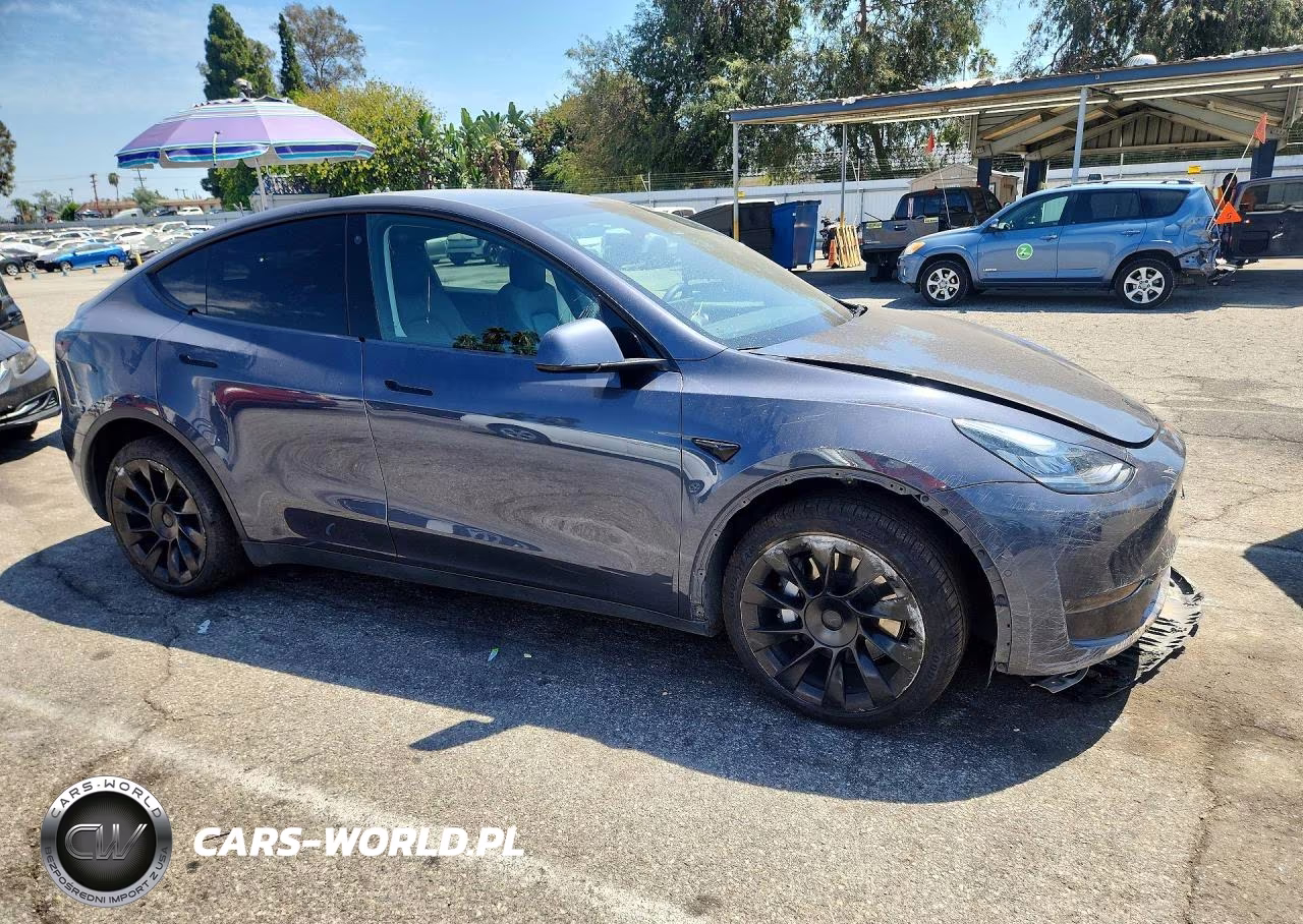2022 Tesla Model Y VIN:7SAYGDEE7NF512148 - 4