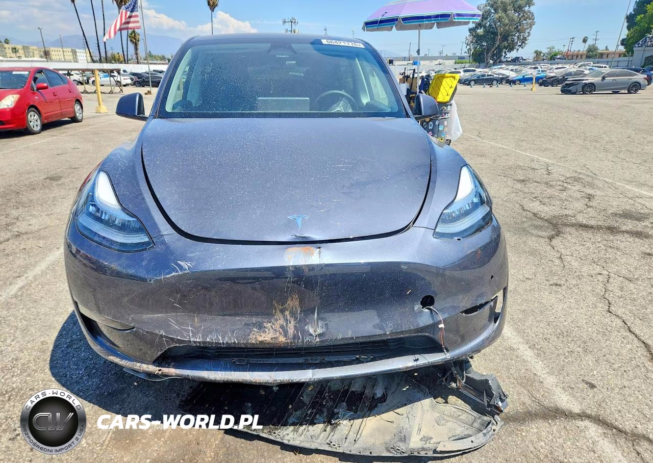 2022 Tesla Model Y VIN:7SAYGDEE7NF512148 - 5