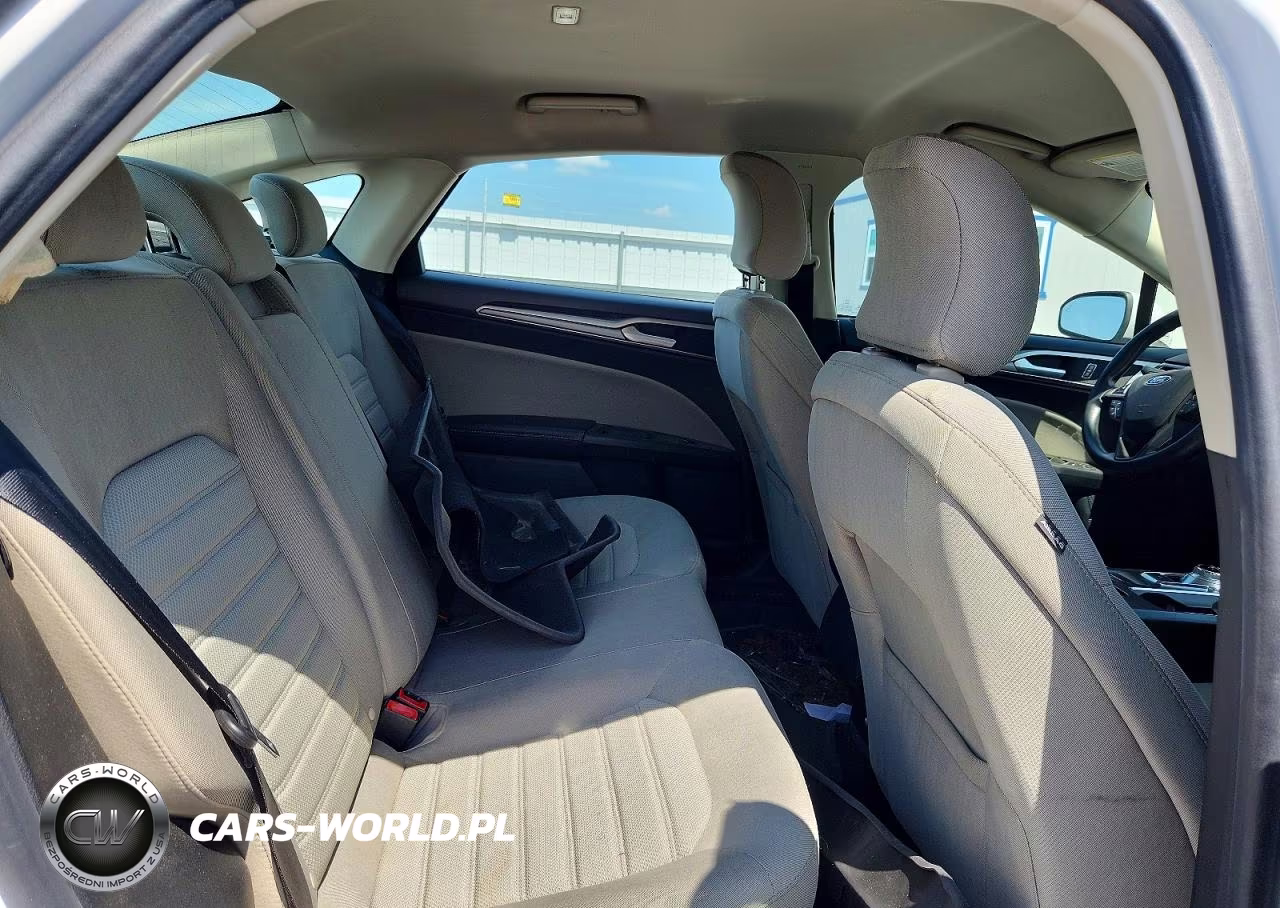 2019 Ford Fusion S VIN:3FA6P0G77KR283871 - 10