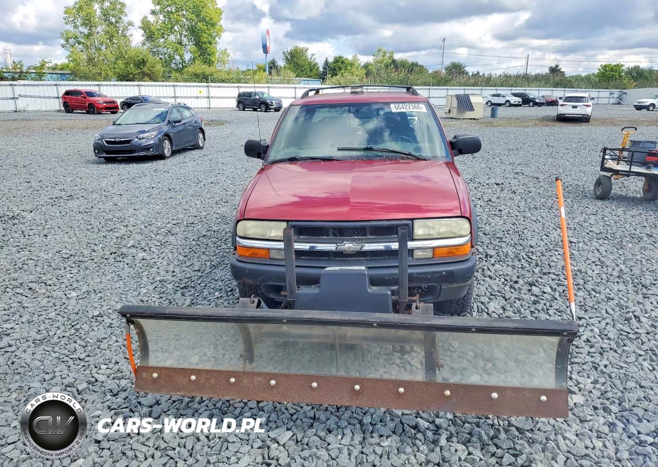 2004 Chevrolet S Truck S10 VIN:1GCDT13XX4K105386 - 5