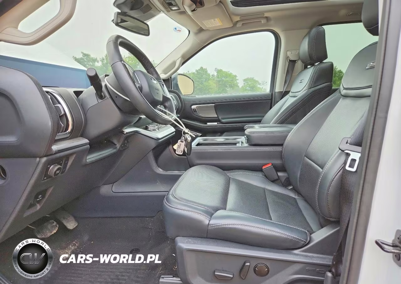 2025 Ford Expedition Platinum VIN:1FMJU1M86SEA33939 - 7