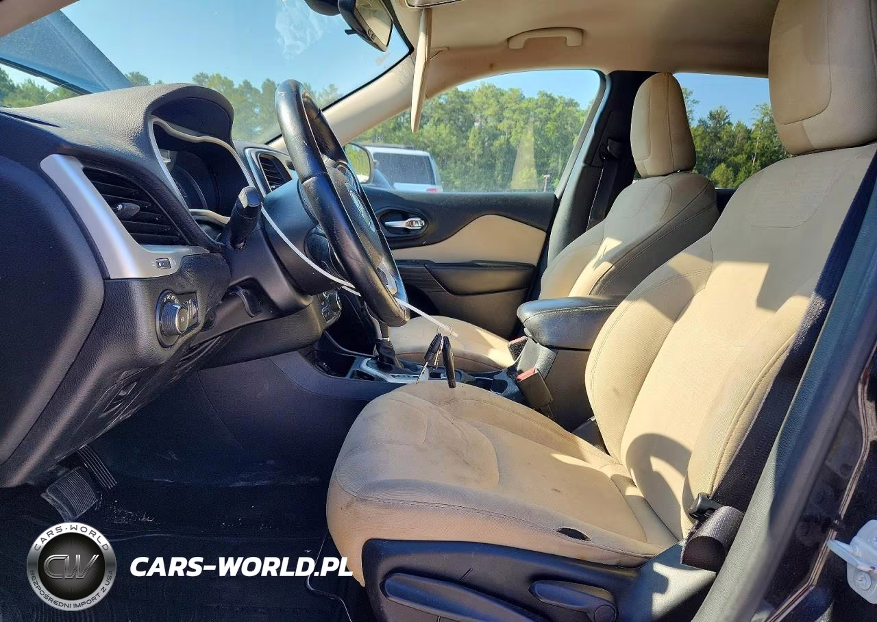 2016 Jeep Cherokee Latitude VIN:1C4PJLCB2GW135269 - 7