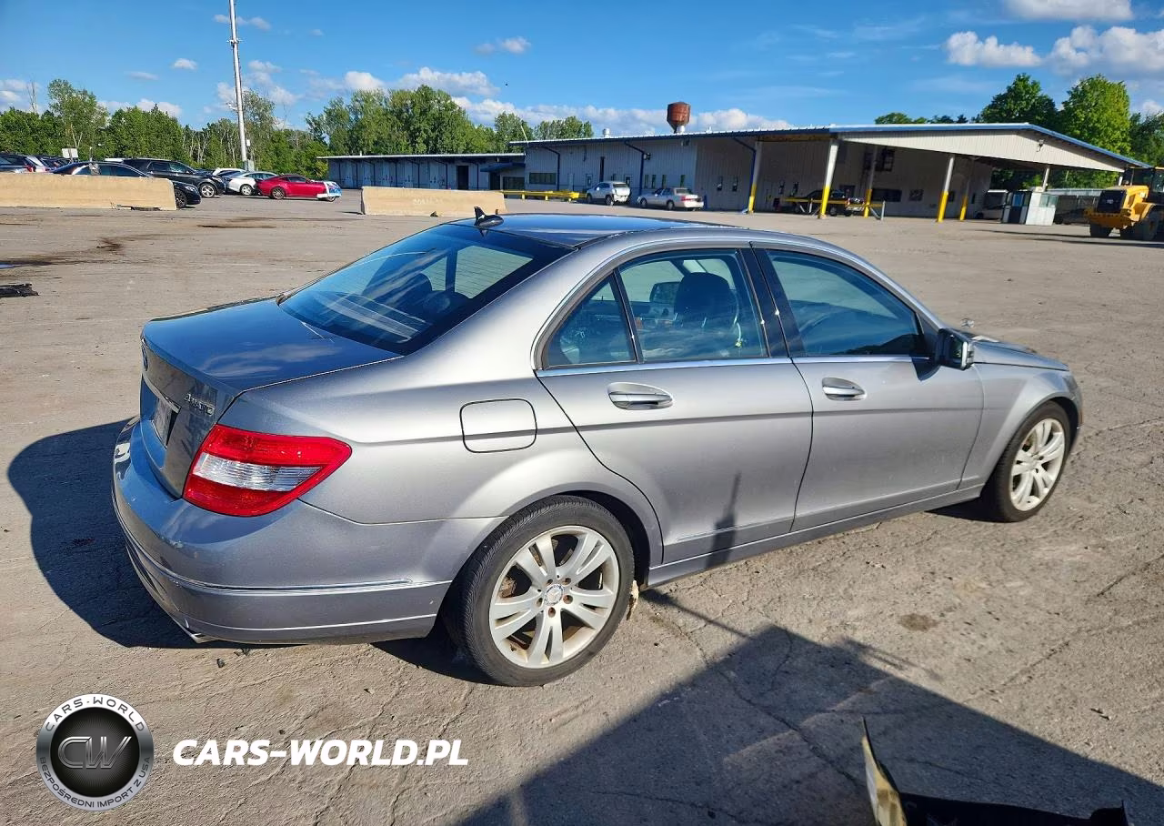 2010 Mercedes-Benz C 300 4Matic VIN:WDDGF8BB1AR118507 - 3