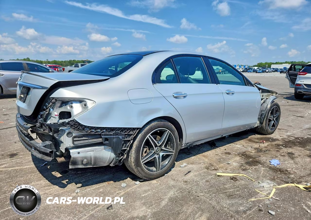 2018 Mercedes-Benz E 300 VIN:WDDZF4JB2JA467208 - 3
