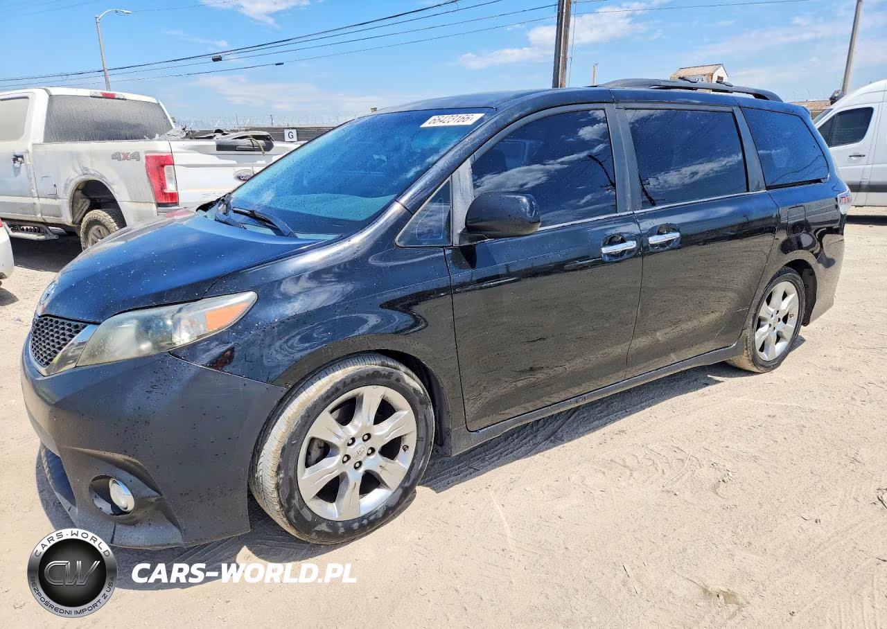 2013 Toyota Sienna Sport – zdjęcie 1 z 13