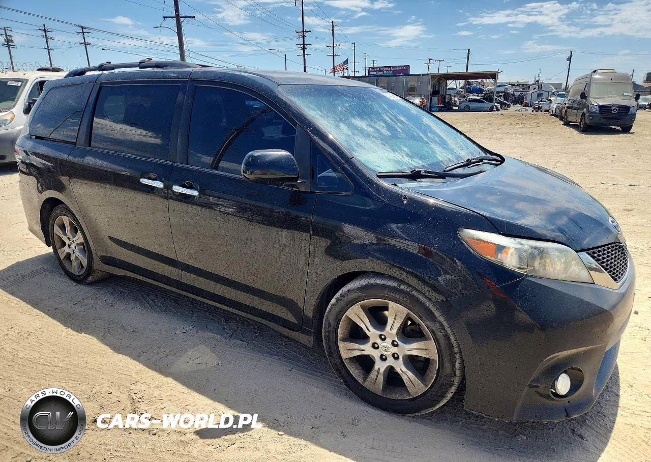2013 Toyota Sienna Sport VIN:5TDXK3DC8DS313184 - 4