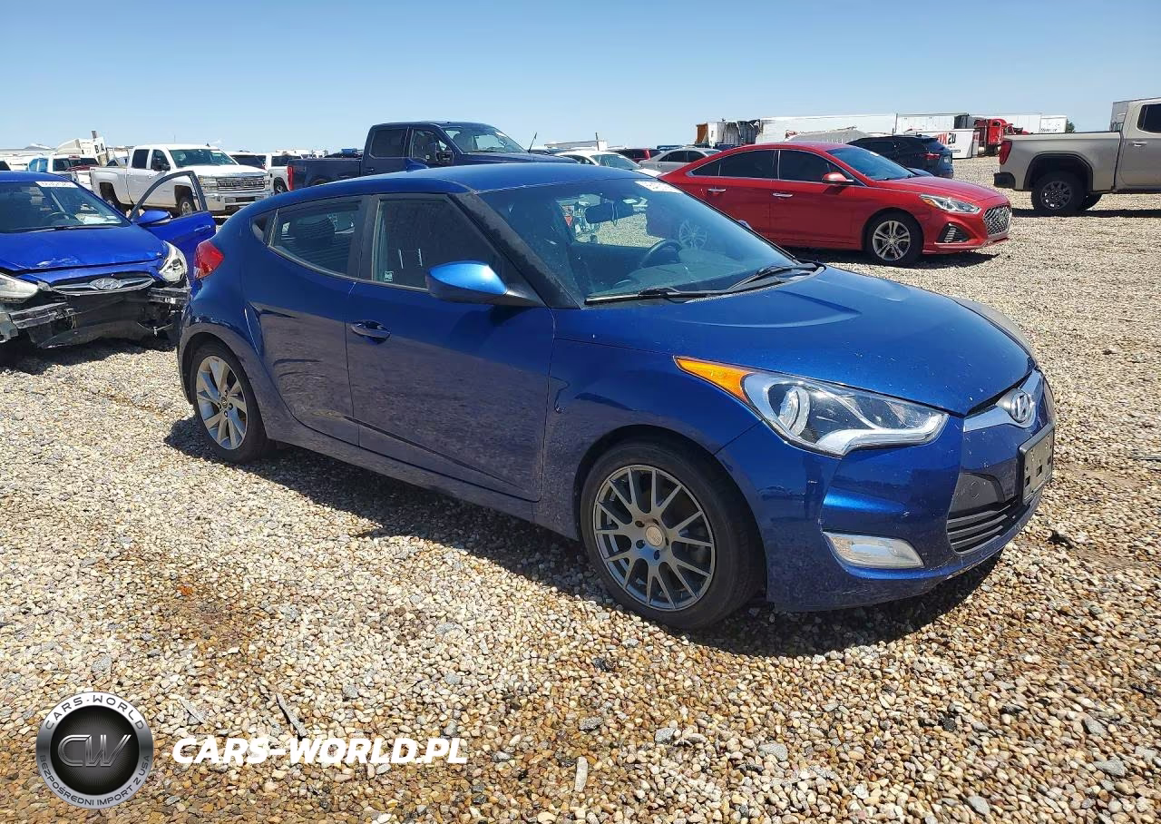 2017 Hyundai Veloster Base VIN:KMHTC6AD7HU309361 - 4