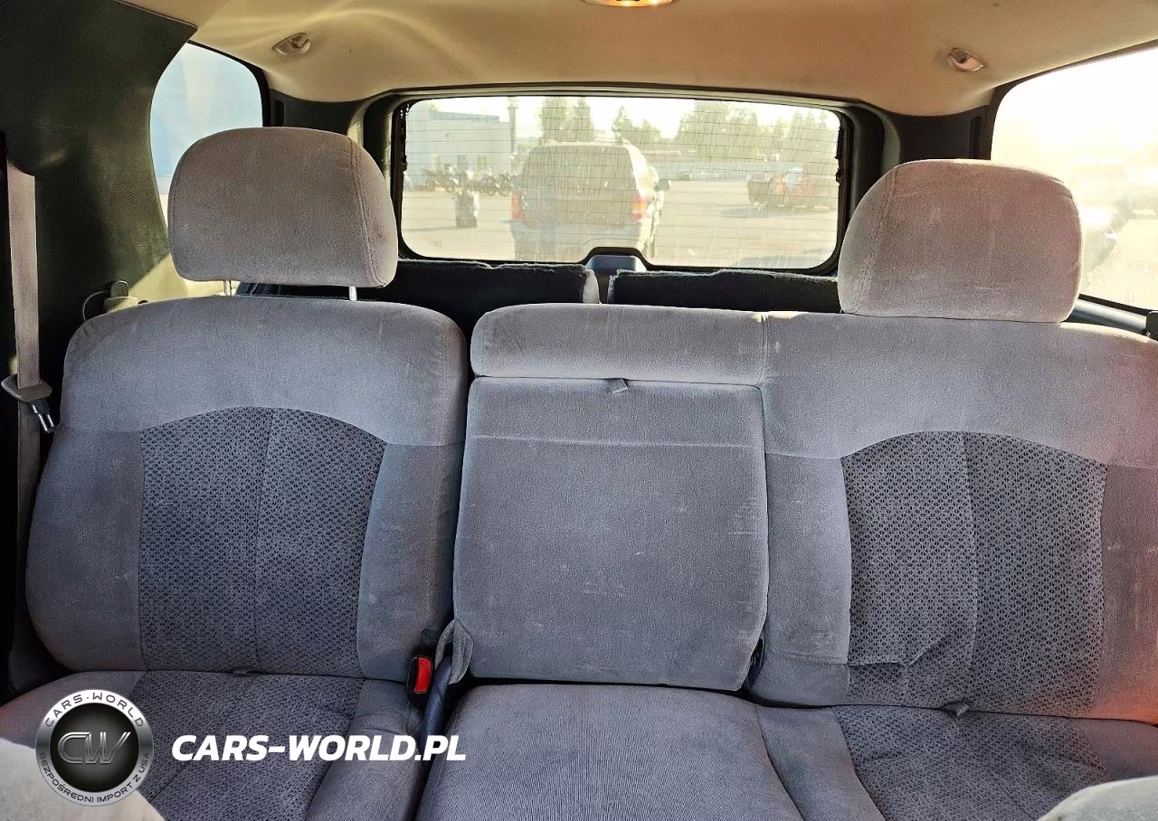 2001 Chevrolet Tahoe C1500 VIN:1GNEC13T21J140966 - 10