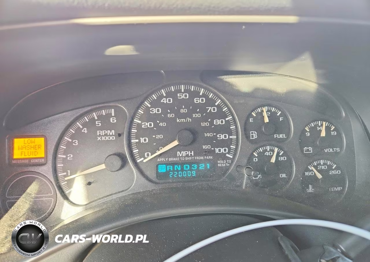 2001 Chevrolet Tahoe C1500 VIN:1GNEC13T21J140966 - 9