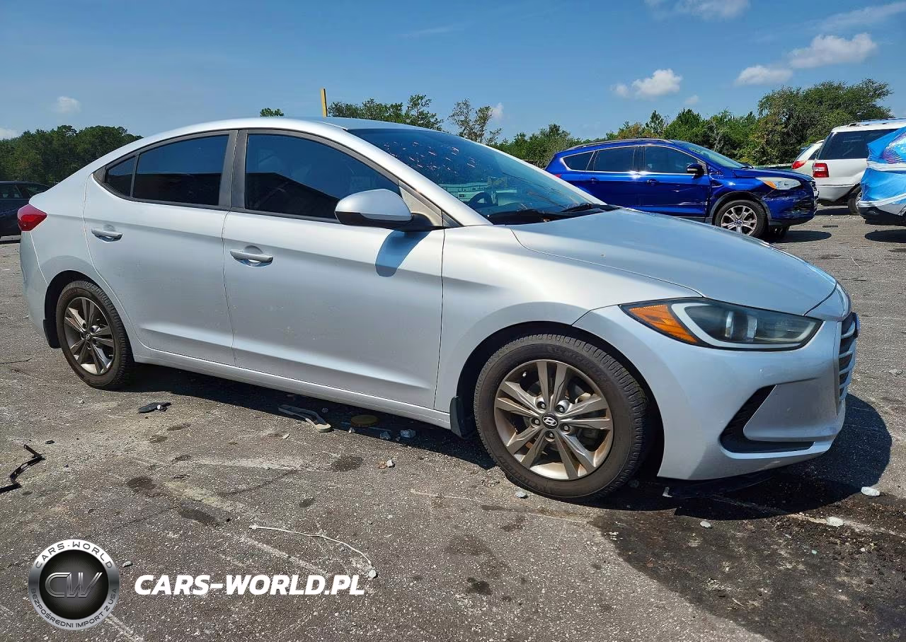 2018 Hyundai Elantra Sel VIN:5NPD84LF3JH231982 - 4