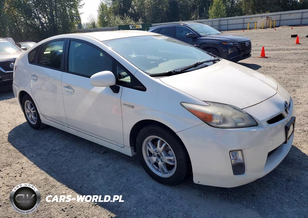 2011 Toyota Prius Two VIN:JTDKN3DU8B5369400 - 4