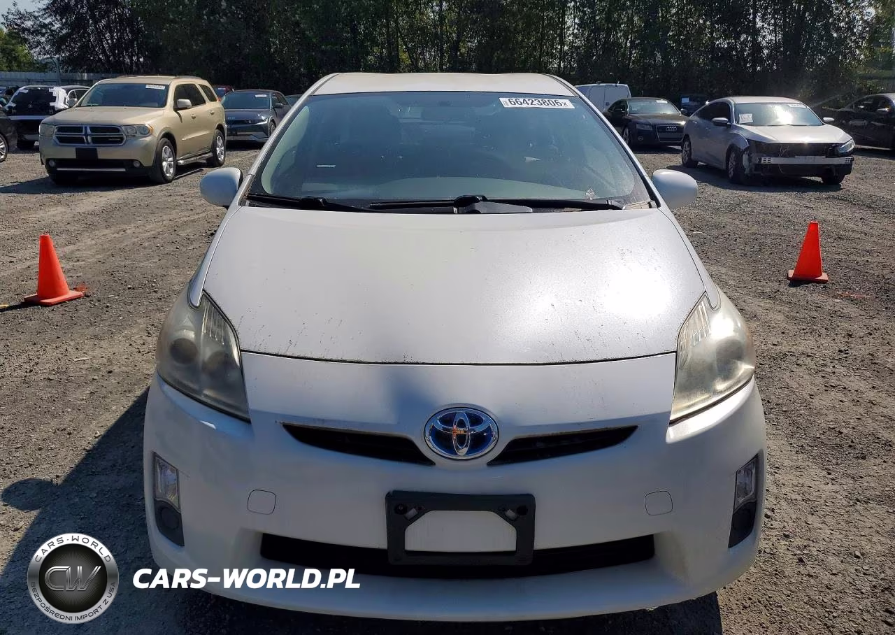 2011 Toyota Prius Two VIN:JTDKN3DU8B5369400 - 5