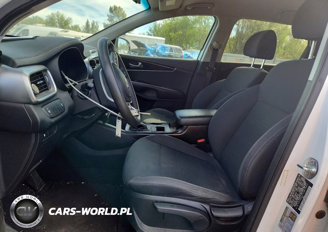 2020 Kia Sorento S VIN:5XYPGDA57LG679842 - 7