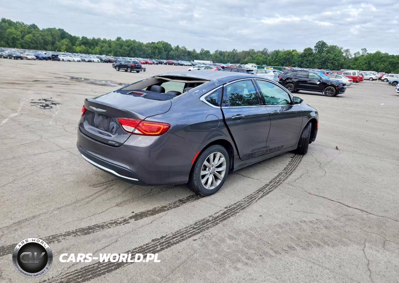 2015 Chrysler 200 C VIN:1C3CCCCB3FN532037 - 3