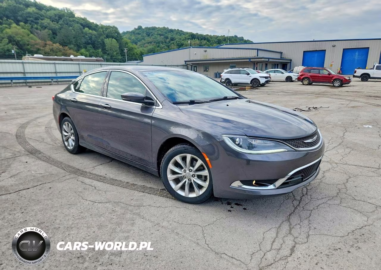 2015 Chrysler 200 C VIN:1C3CCCCB3FN532037 - 4