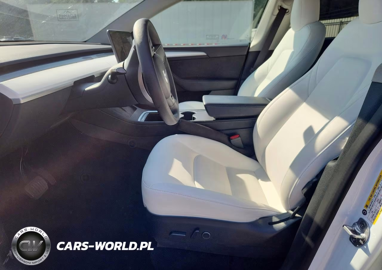 2023 Tesla Model Y VIN:7SAYGDEE2PF616940 - 7
