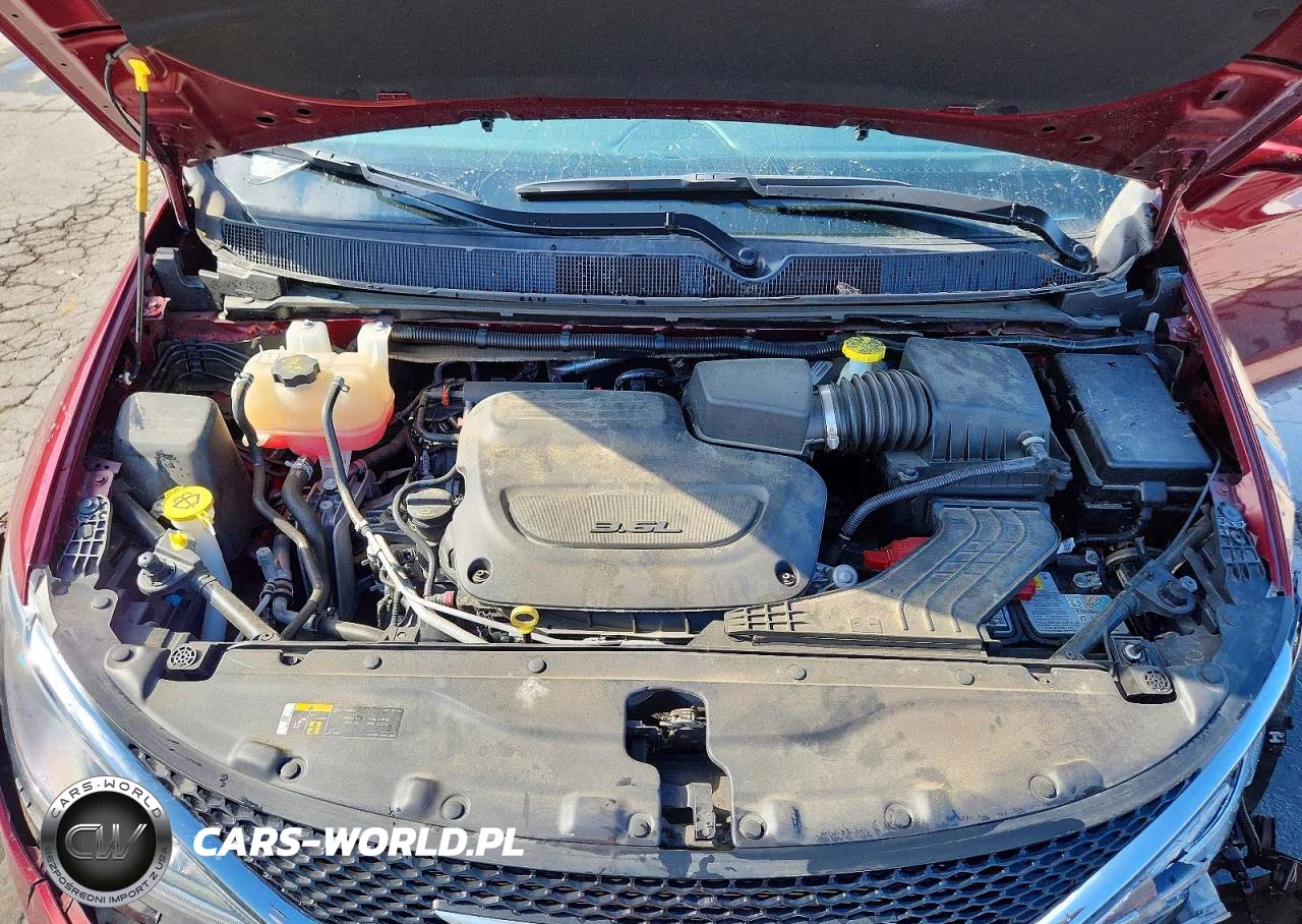 2020 Chrysler Pacifica Touring VIN:2C4RC1FG0LR123784 - 12