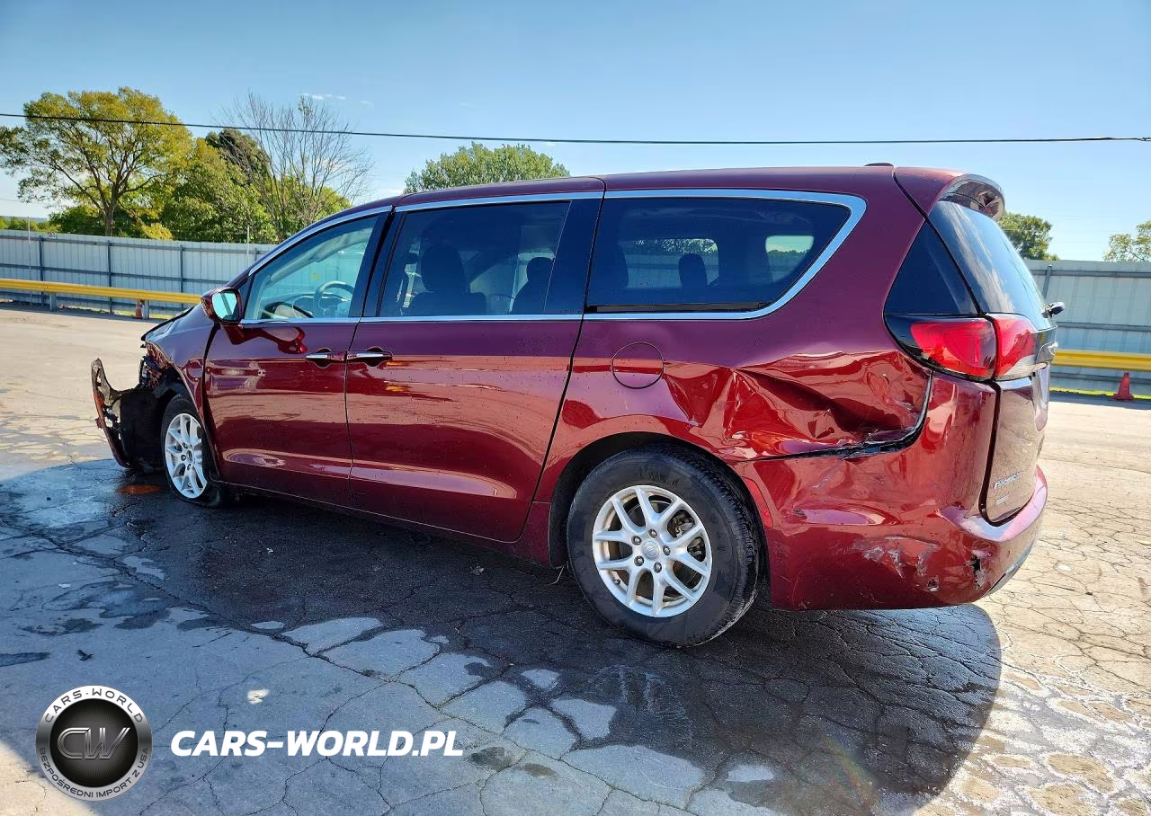 2020 Chrysler Pacifica Touring VIN:2C4RC1FG0LR123784 - 2