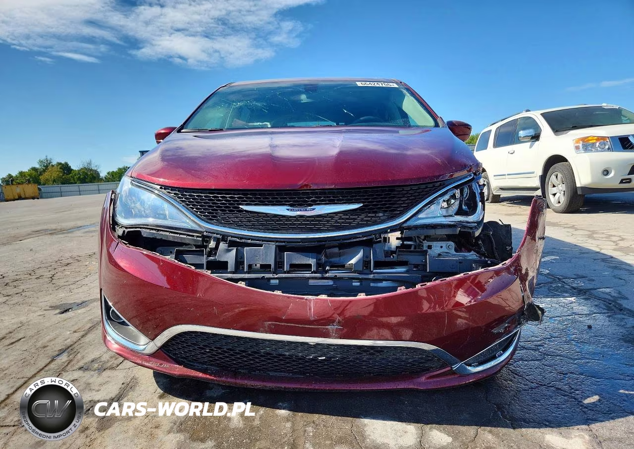 2020 Chrysler Pacifica Touring VIN:2C4RC1FG0LR123784 - 5
