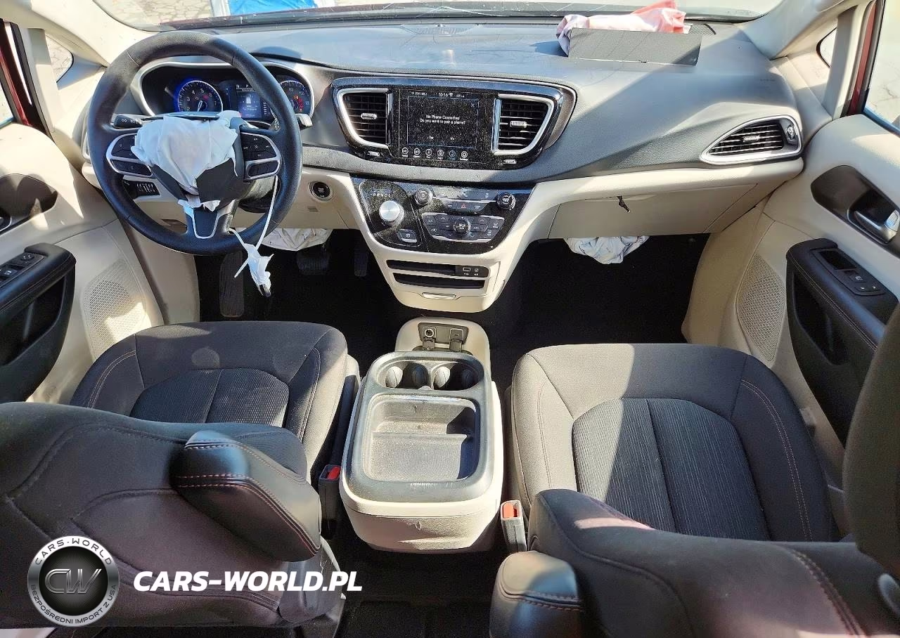 2020 Chrysler Pacifica Touring VIN:2C4RC1FG0LR123784 - 8