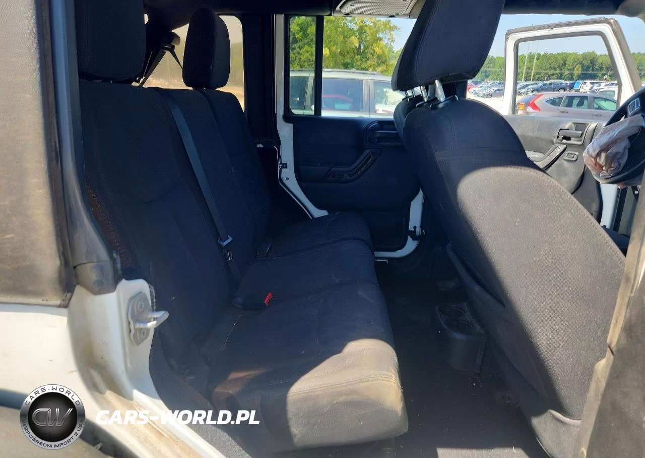 2015 Jeep Wrangler Unlimited Sport VIN:1C4BJWDG6FL620956 - 10