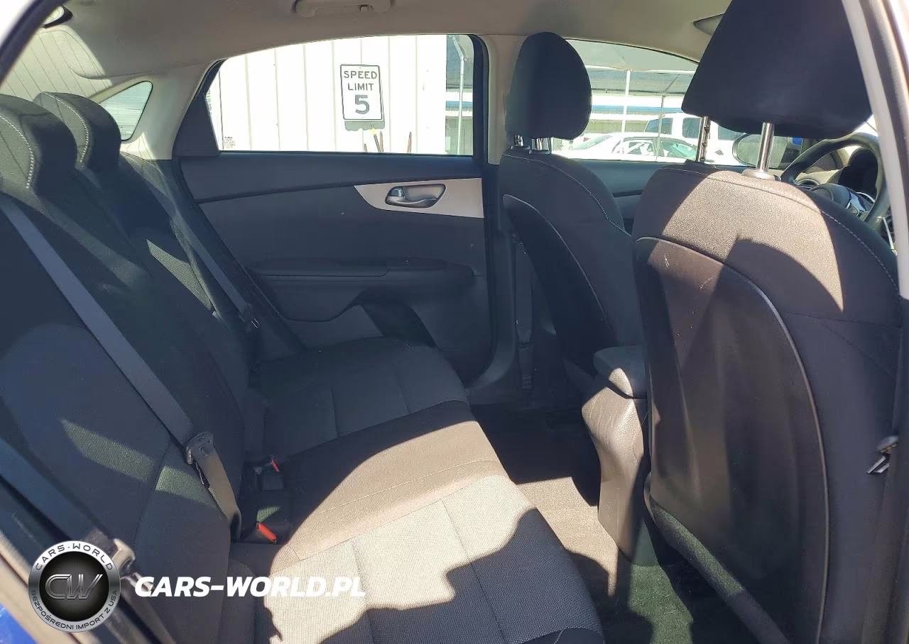 2022 Kia Forte Lxs VIN:3KPF24AD3NE427166 - 10