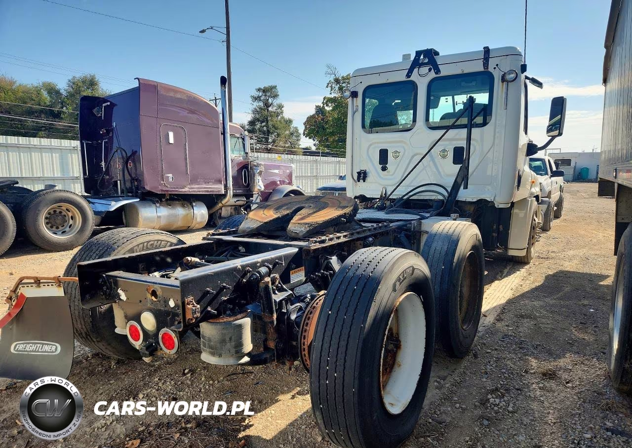 2015 Freightliner Cascadia 125 VIN:1FUJGEDVXFLGE3117 - 3