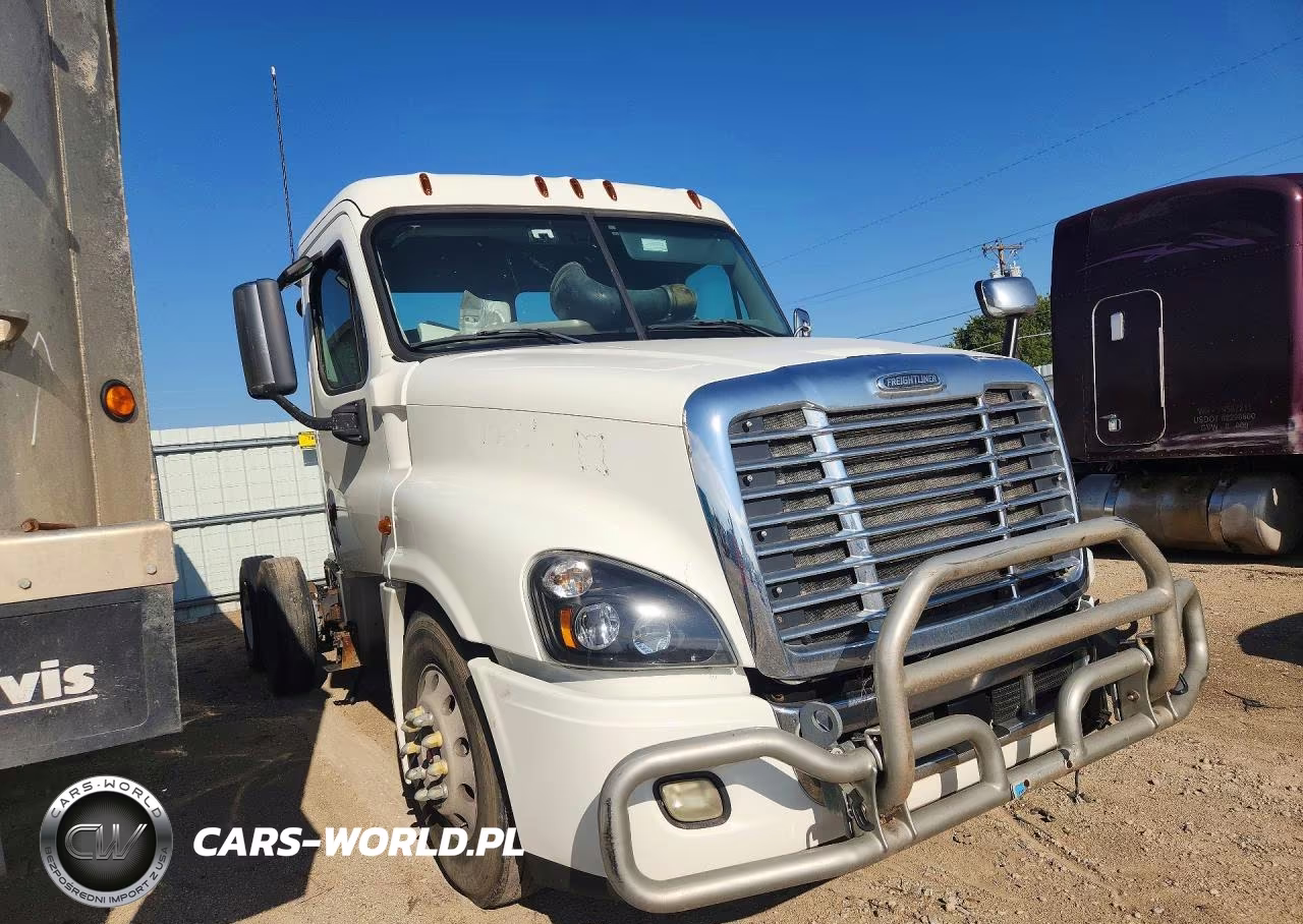 2015 Freightliner Cascadia 125 VIN:1FUJGEDVXFLGE3117 - 4