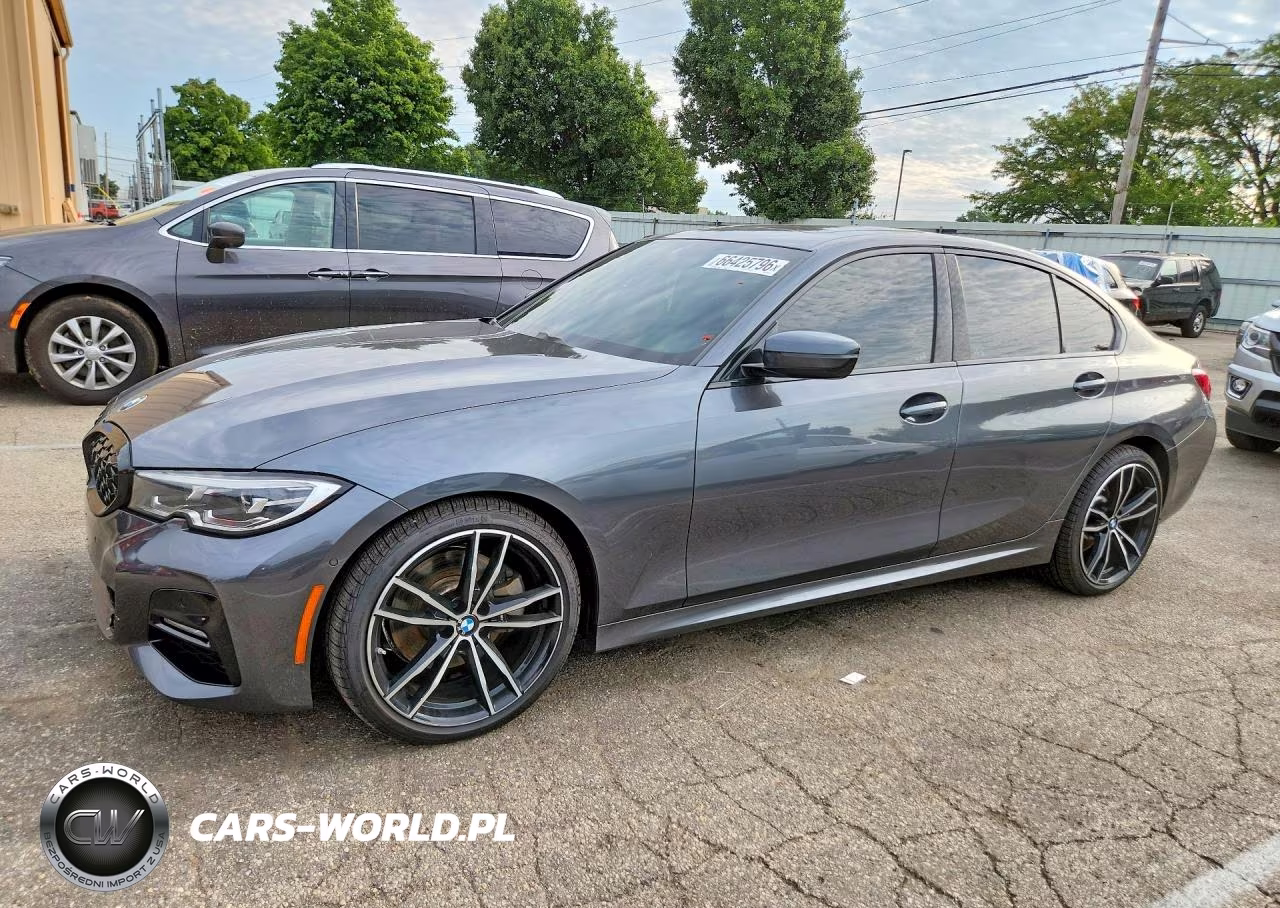 2019 BMW 330Xi – zdjęcie 1 z 12