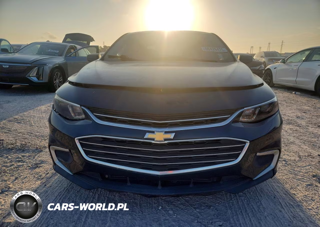 2018 Chevrolet Malibu Ls VIN:1G1ZB5ST1JF135713 - 5