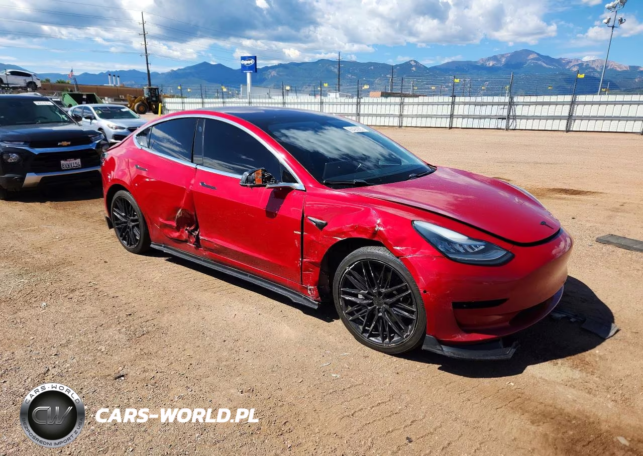 2018 Tesla Model 3 VIN:5YJ3E1EB7JF133484 - 4