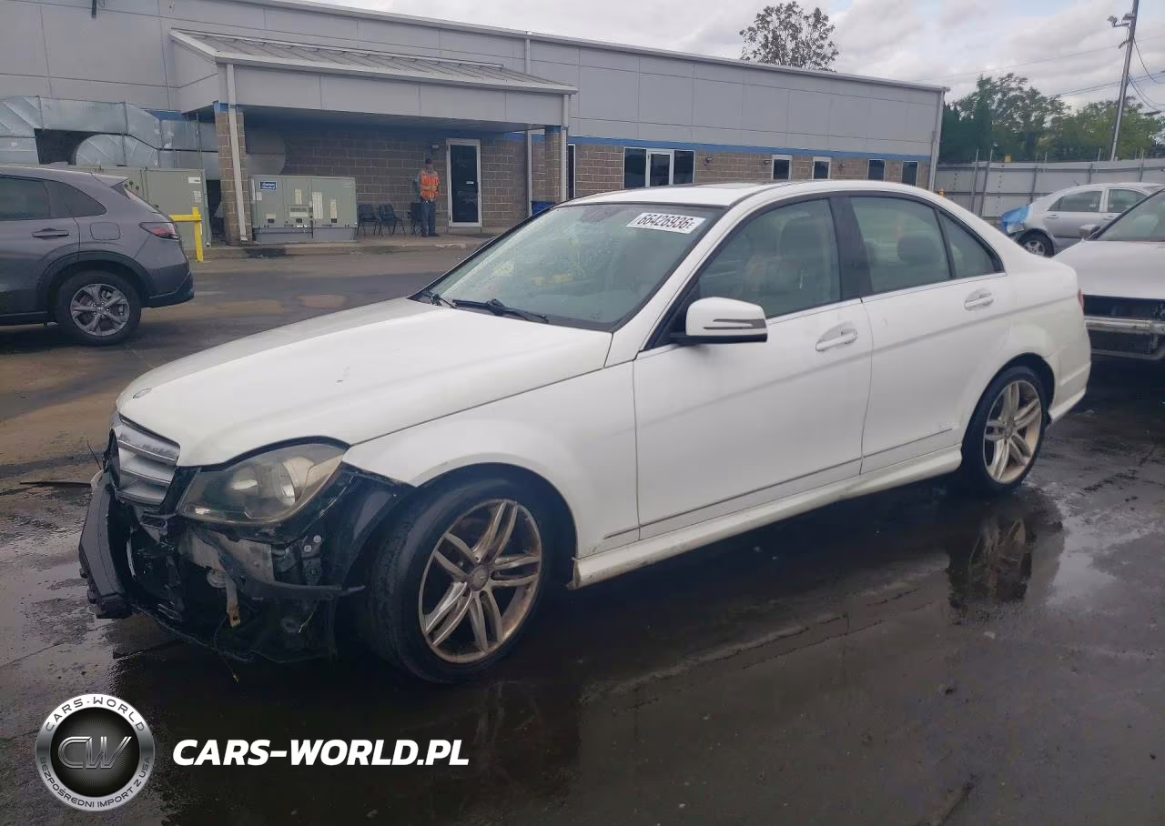 2013 Mercedes-Benz C 300 4Matic – zdjęcie 1 z 13