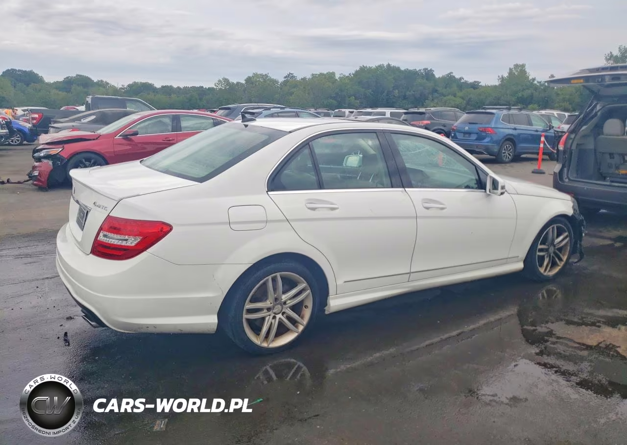 2013 Mercedes-Benz C 300 4Matic VIN:WDDGF8AB5DR248795 - 3