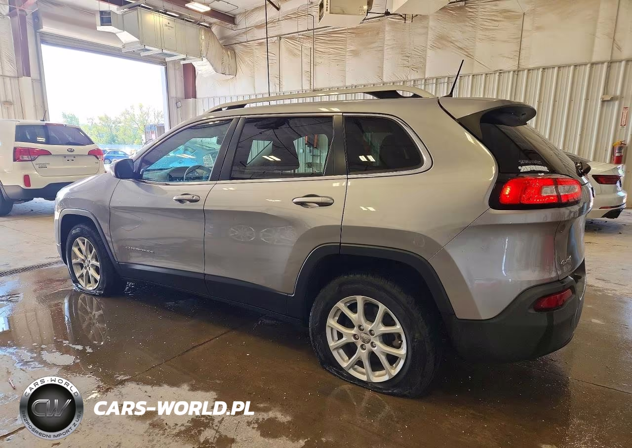 2016 Jeep Cherokee Latitude VIN:1C4PJMCB9GW203900 - 2