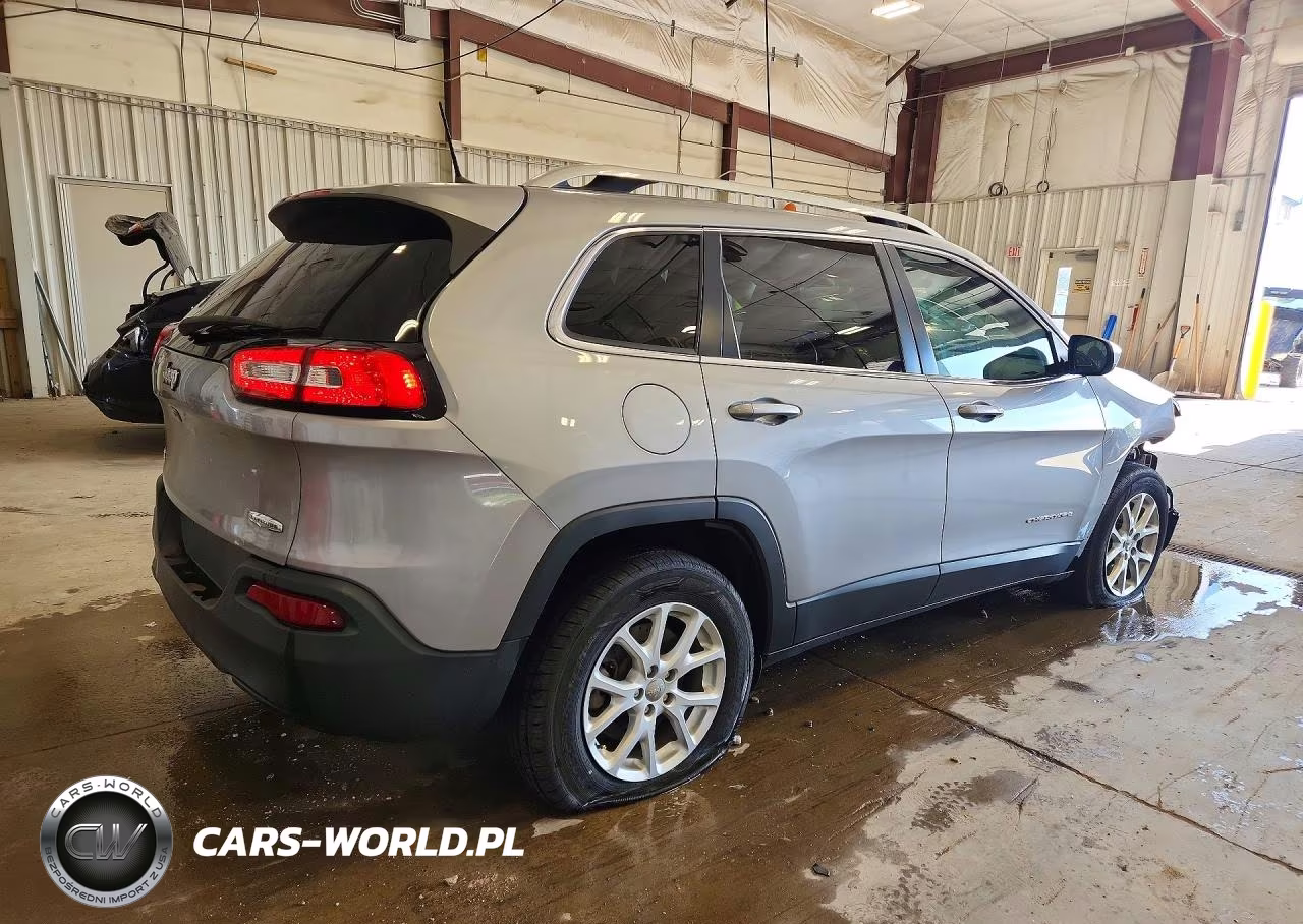 2016 Jeep Cherokee Latitude VIN:1C4PJMCB9GW203900 - 3