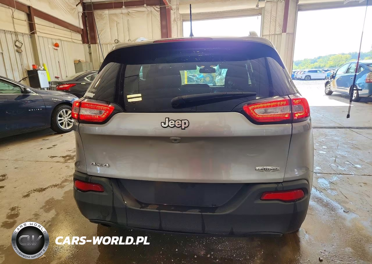 2016 Jeep Cherokee Latitude VIN:1C4PJMCB9GW203900 - 6