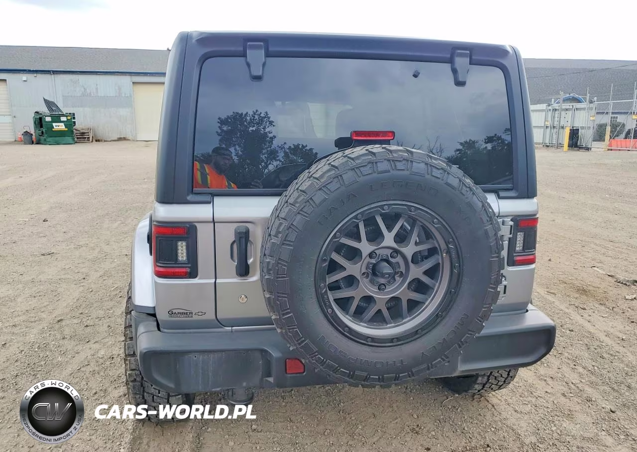 2019 Jeep Wrangler Unlimited Sahara VIN:1C4HJXEN1KW687275 - 6