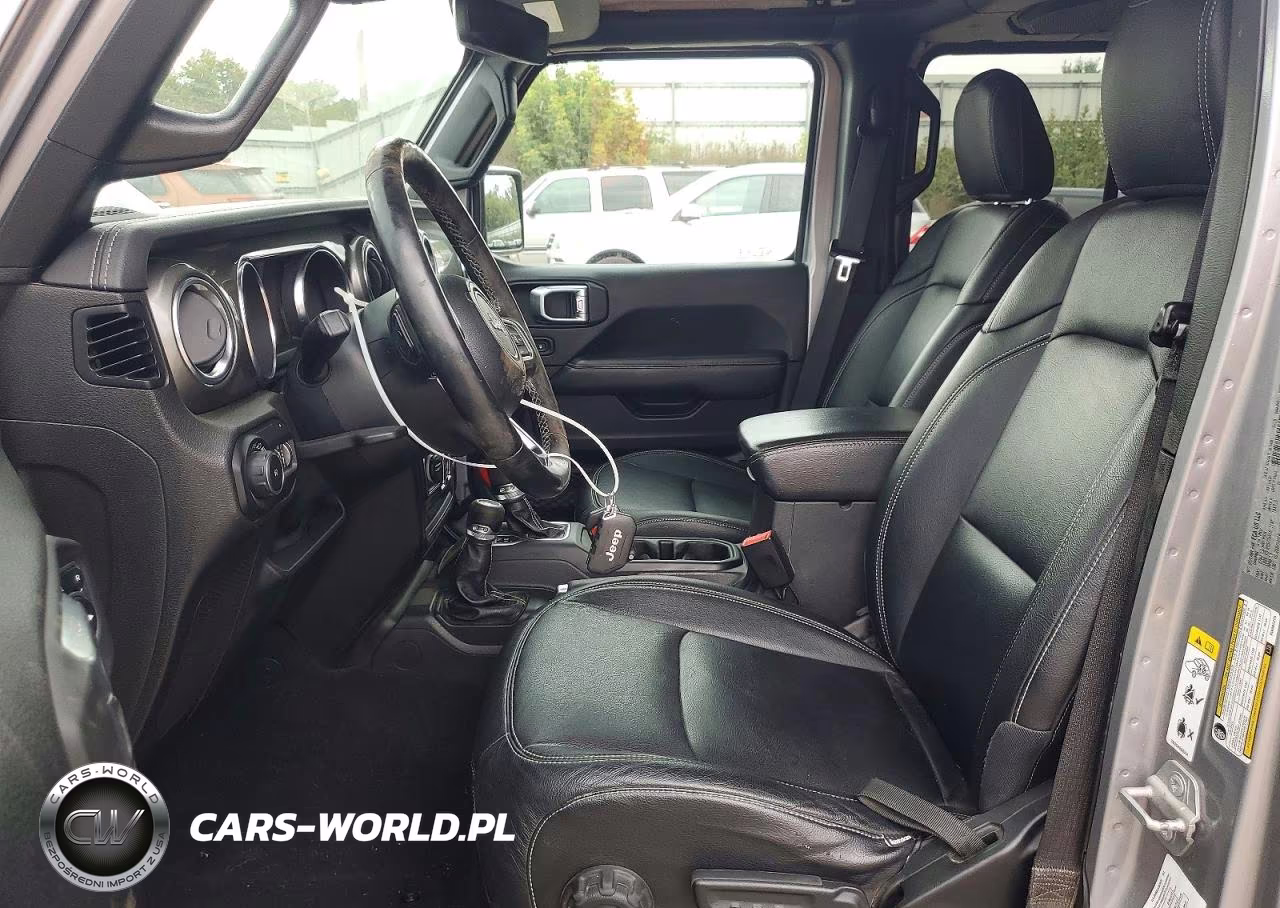 2019 Jeep Wrangler Unlimited Sahara VIN:1C4HJXEN1KW687275 - 7