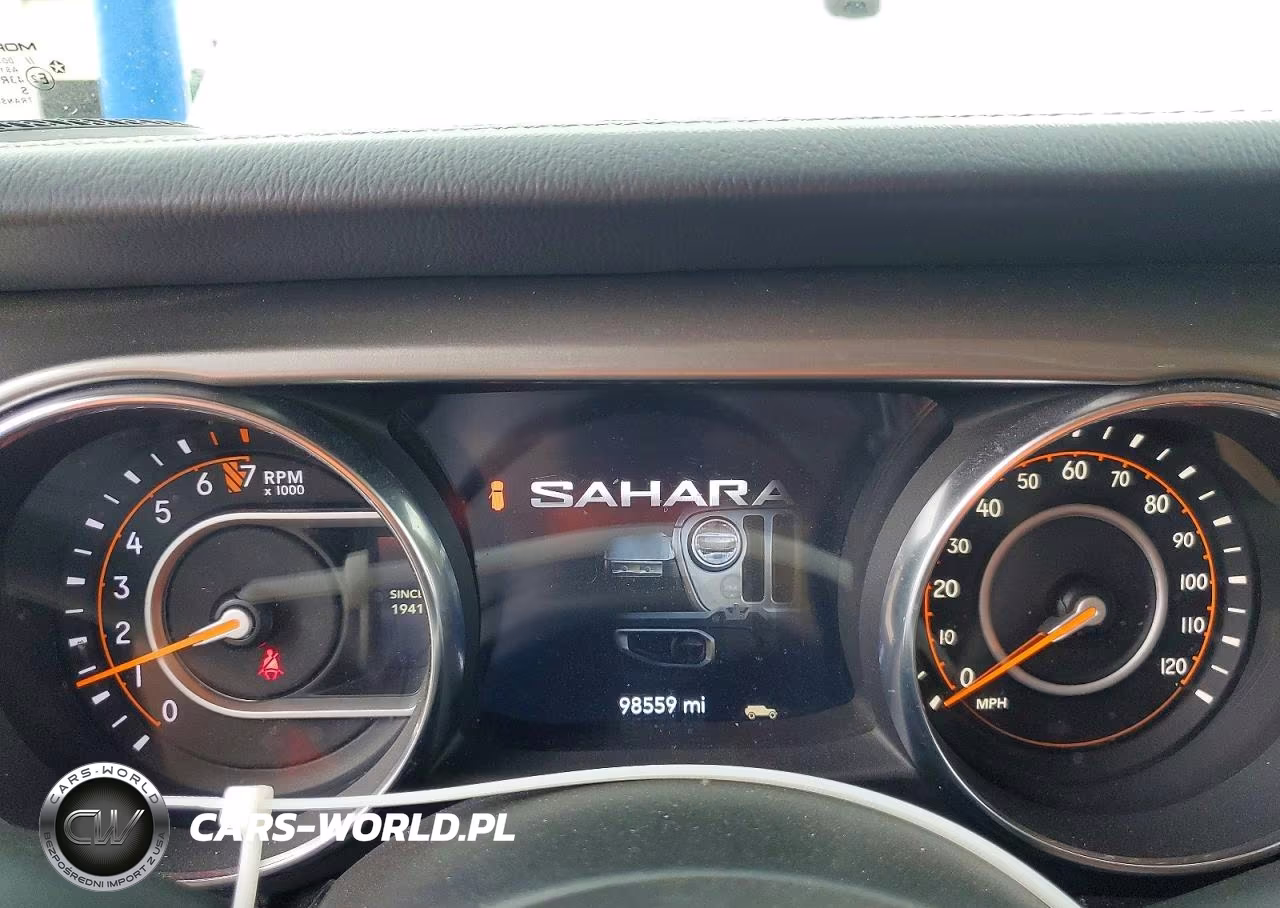 2019 Jeep Wrangler Unlimited Sahara VIN:1C4HJXEN1KW687275 - 9