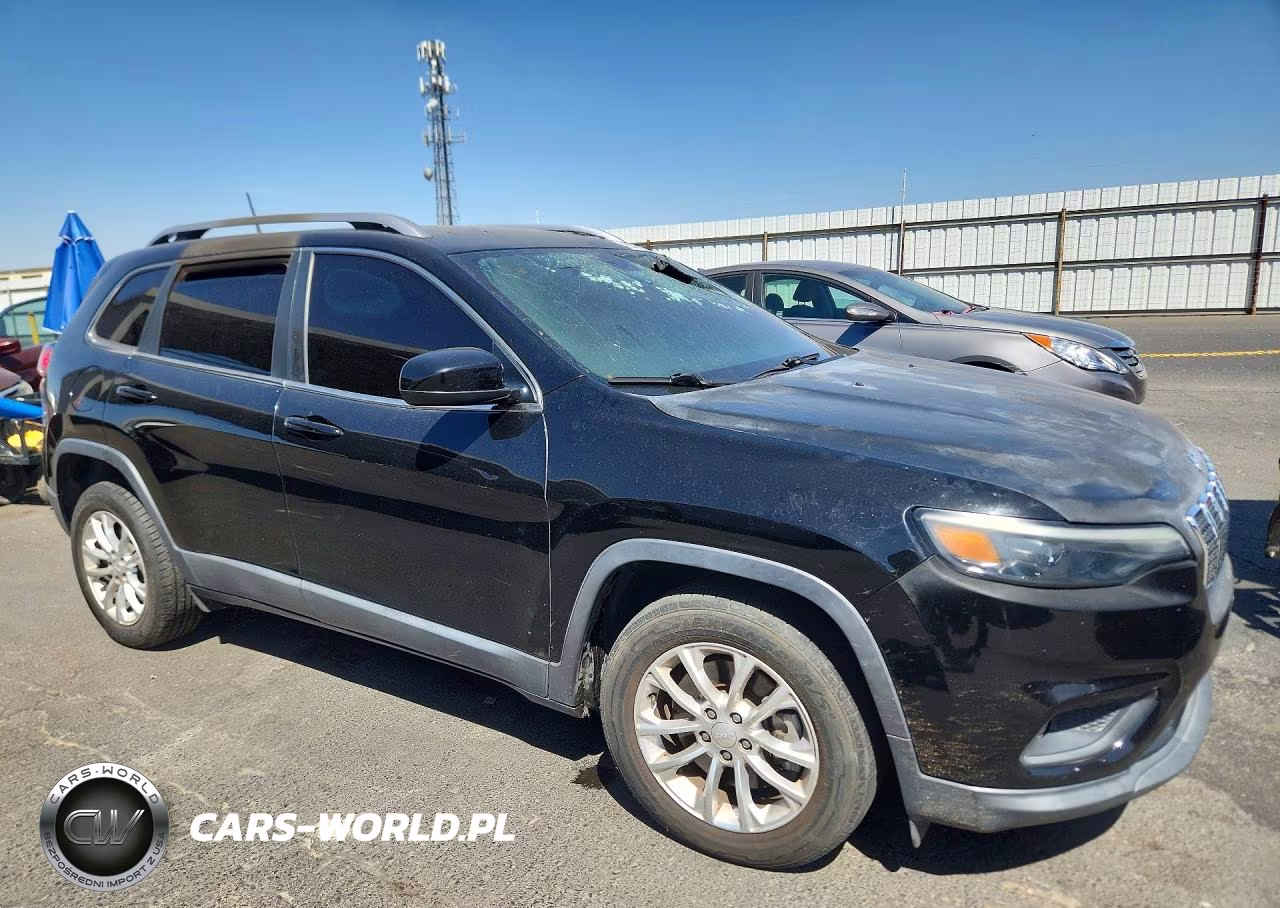2019 Jeep Cherokee Latitude VIN:1C4PJLCX7KD220172 - 4